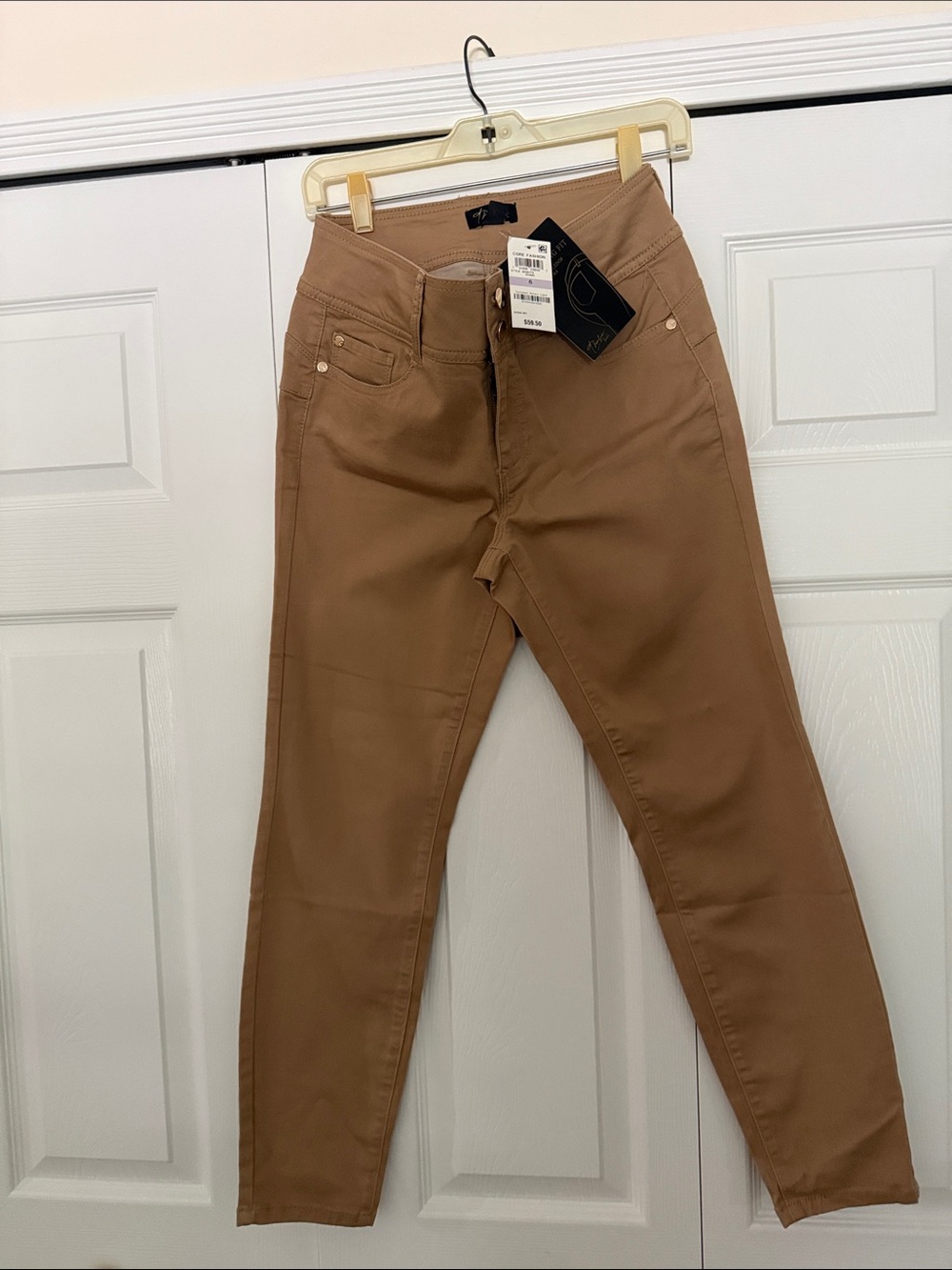 Khaki Women’s Jeans - Thalia Sodi Stretch Skinny ..size 6 NWT